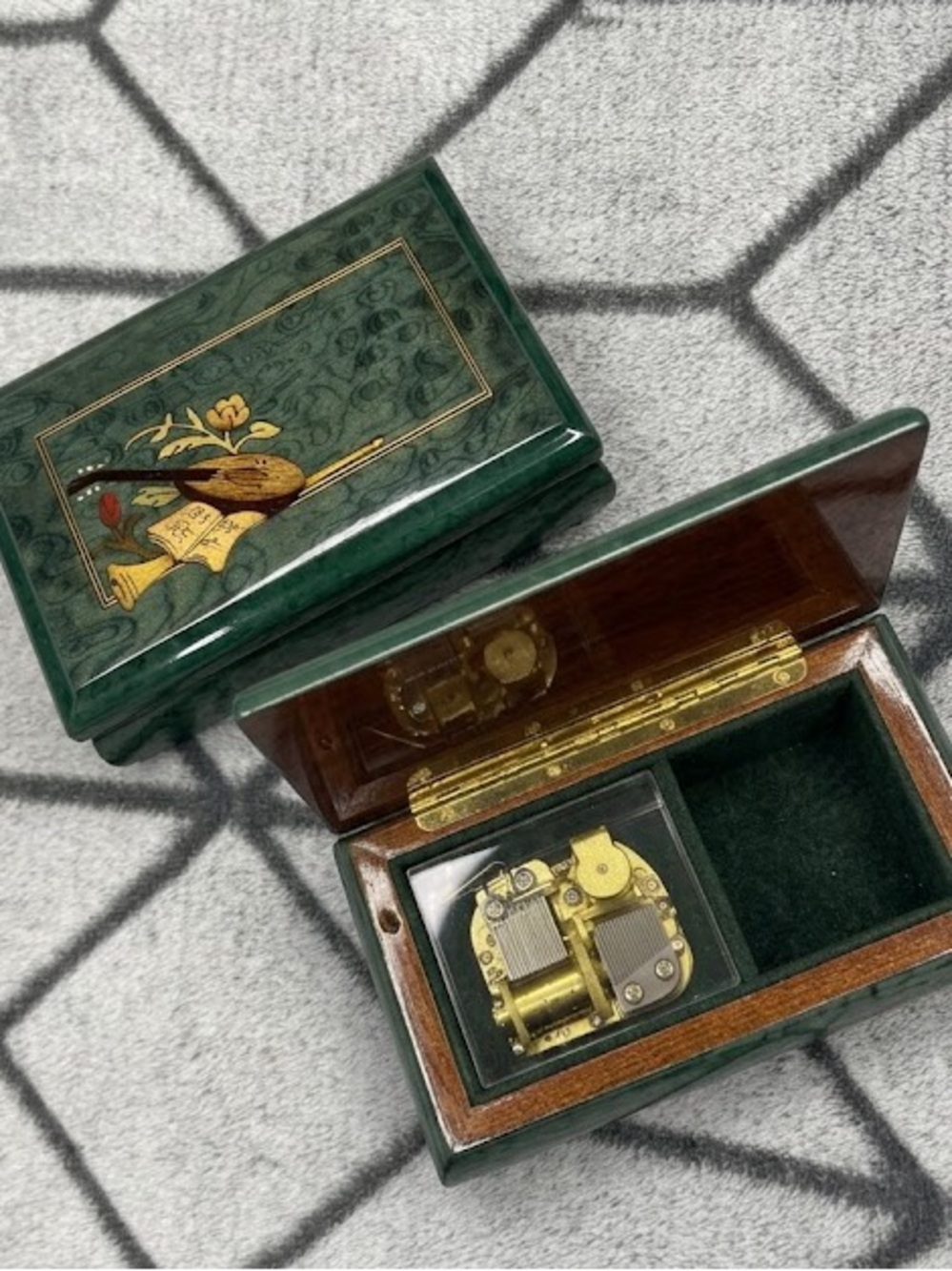 Italian Marquetry Music
Jewelry Box Gangiula Sannursi
Sorrento Santa Lucia Song